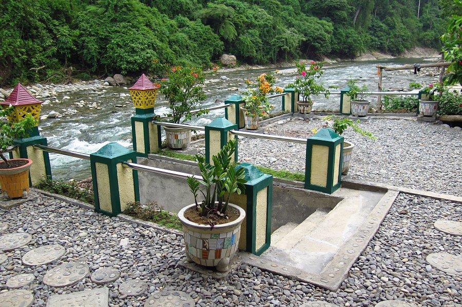 Indra Valley Inn Bukit Lawang Exterior foto