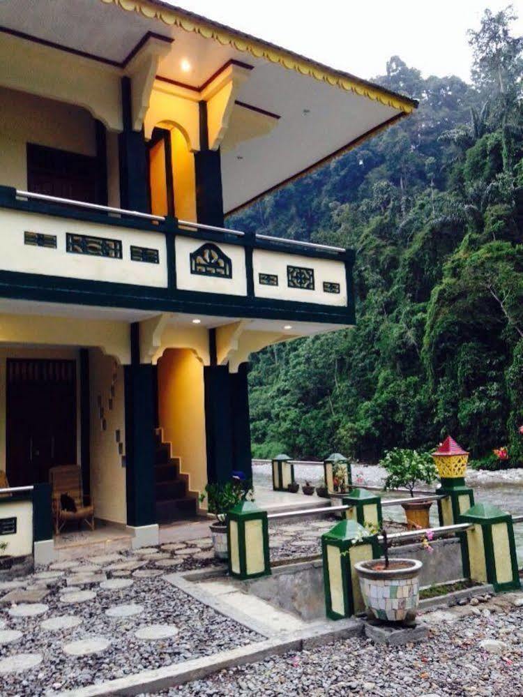 Indra Valley Inn Bukit Lawang Exterior foto